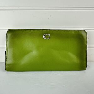 COACH Smooth Leather Skinny Snap Tab Slim Wallet Dark Lime Green CH823 Used